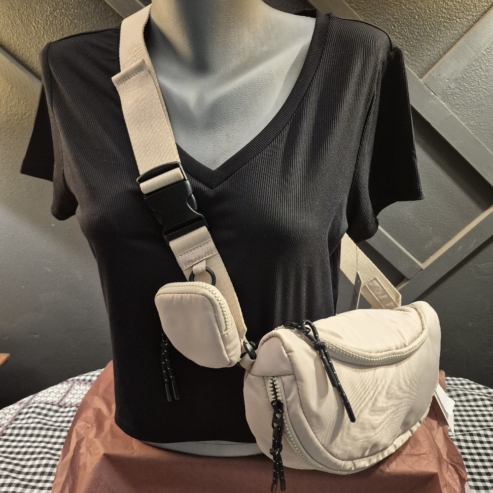 Street Level Ivory Crossbody Bag NWT - Picture 9 of 10